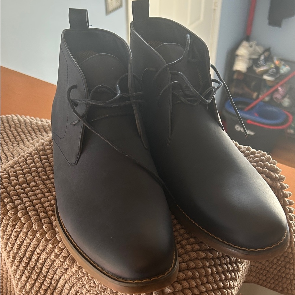 Men's Black Leather Chukka Boots